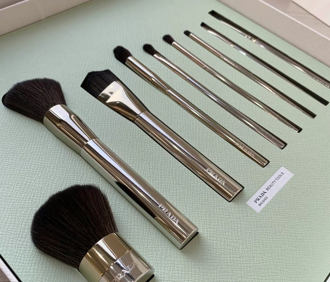 Prada brush set