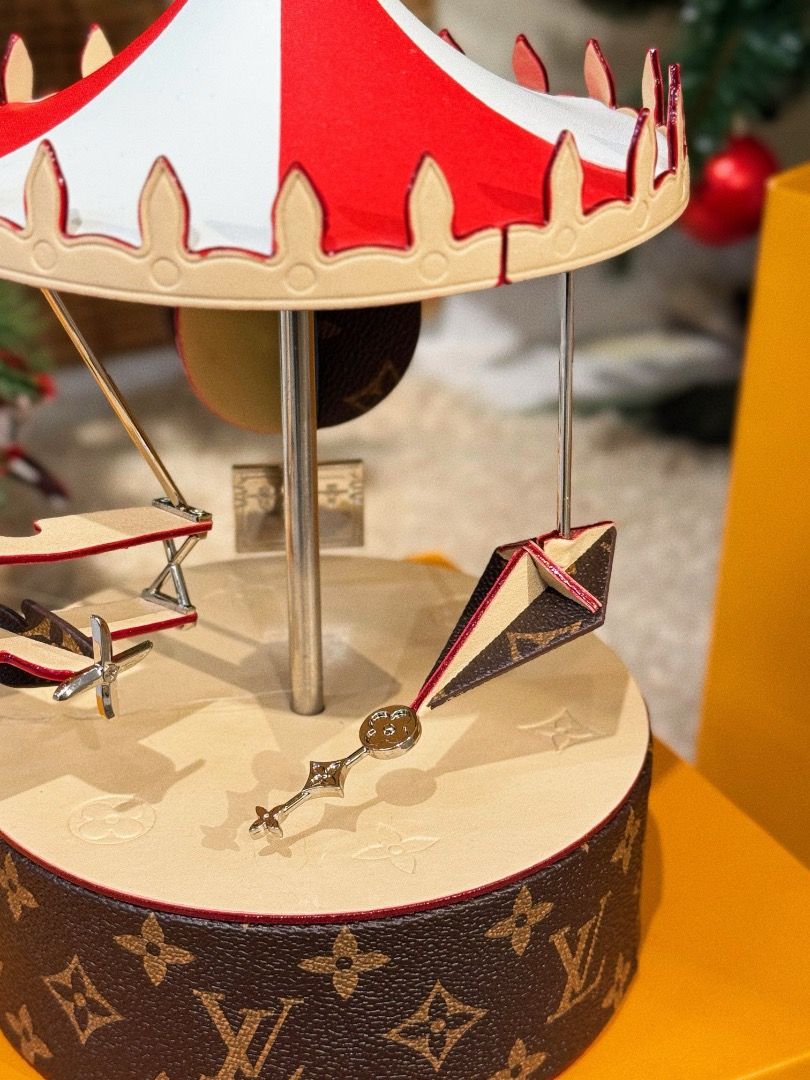 LV Carousel