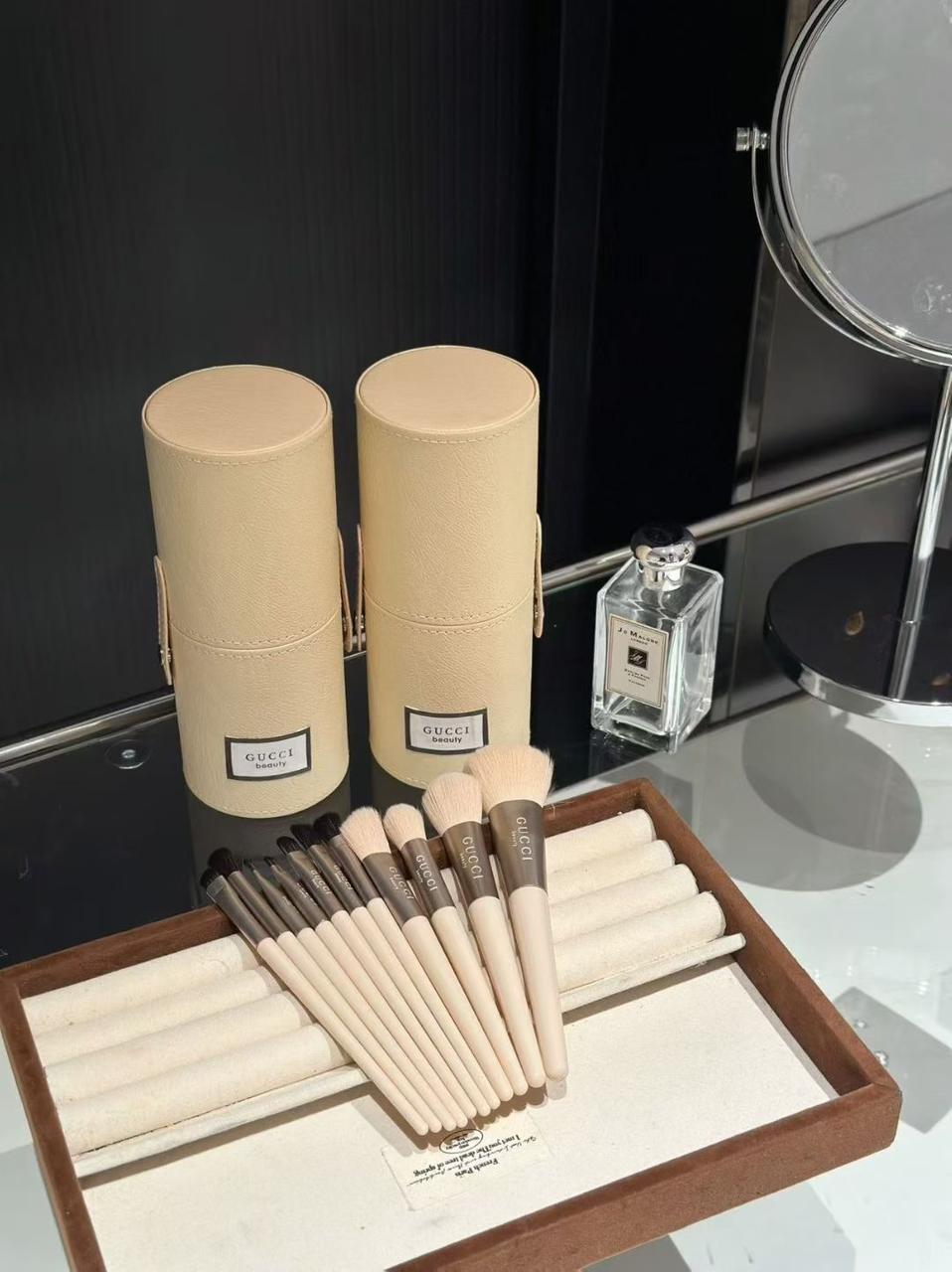 Gucci brush set