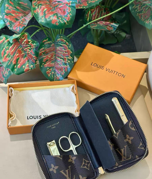 LV Nail care set