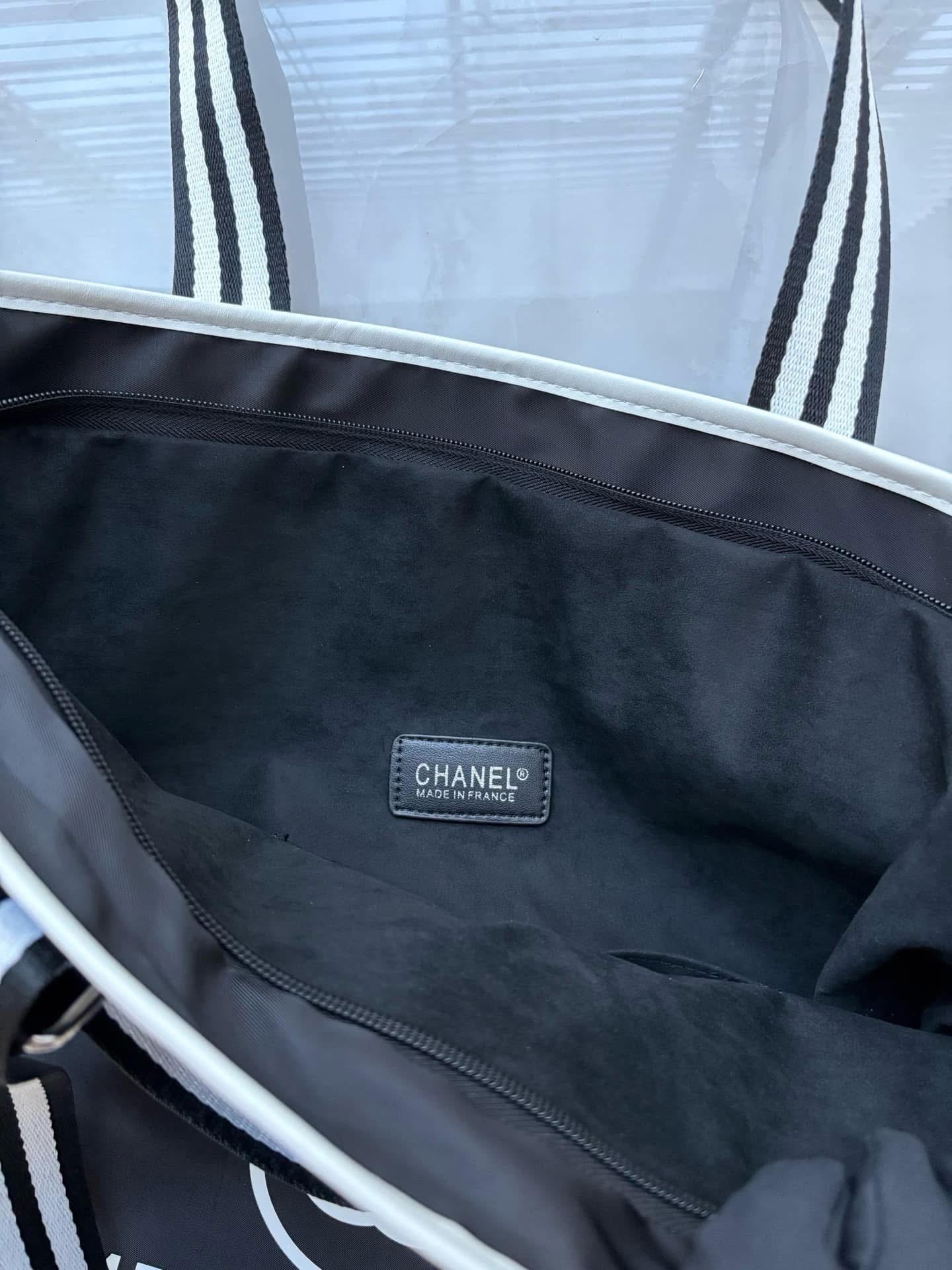 Chanel tote