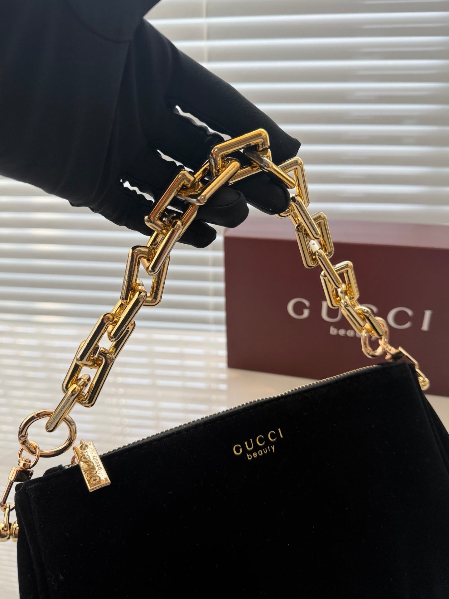 Gucci pouch with chain