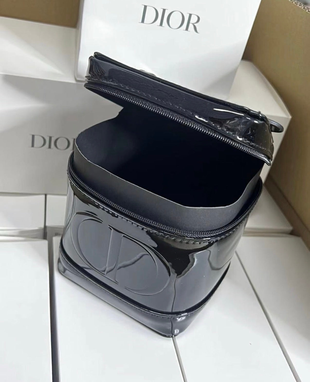 Dior glossy pouch