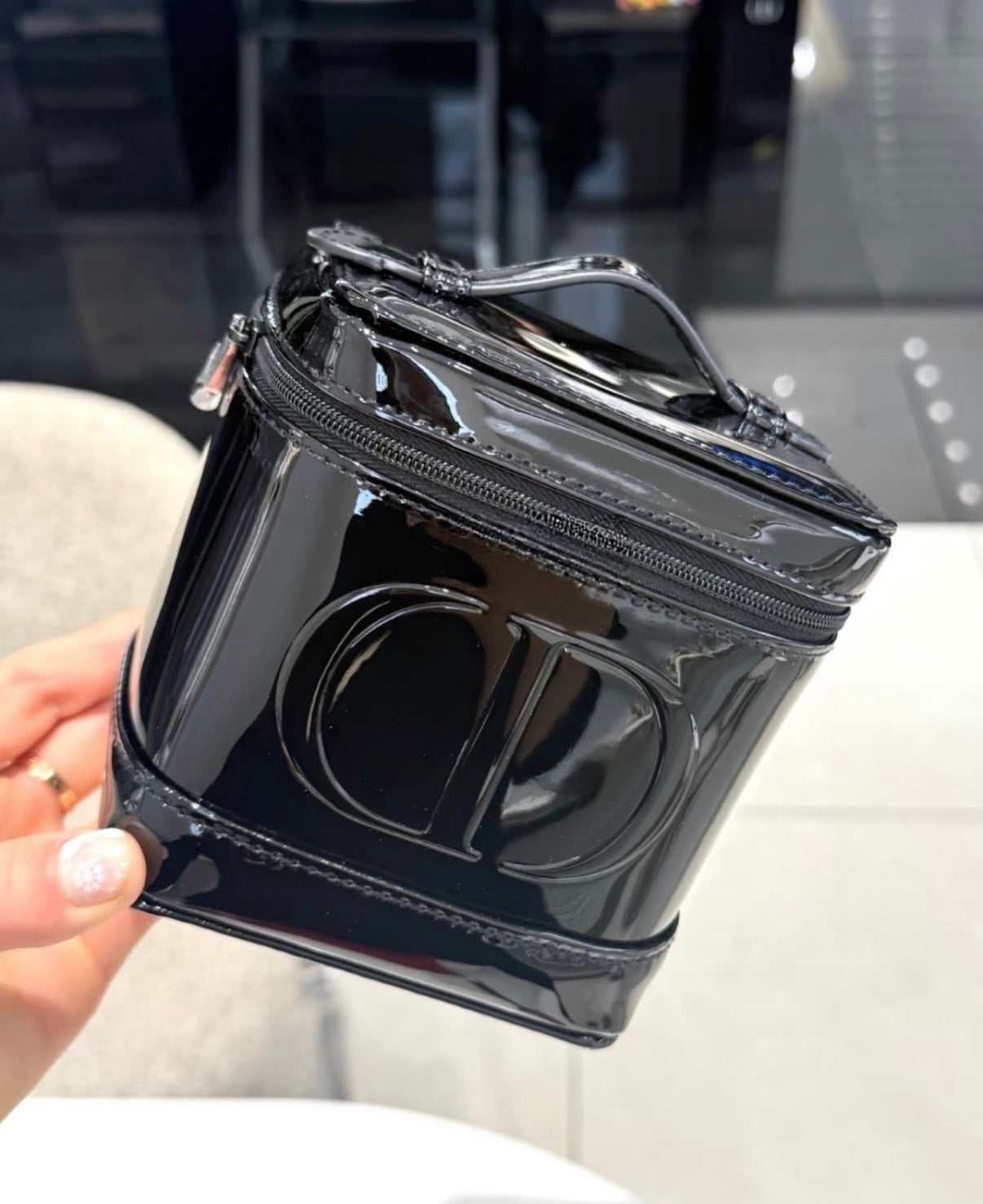 Dior glossy pouch