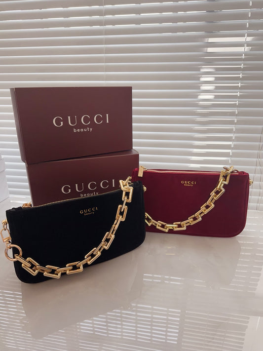 Gucci pouch with chain