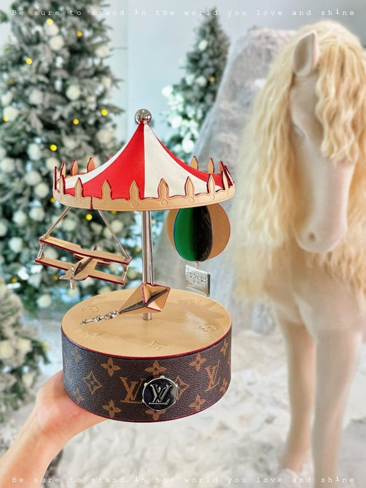 LV Carousel
