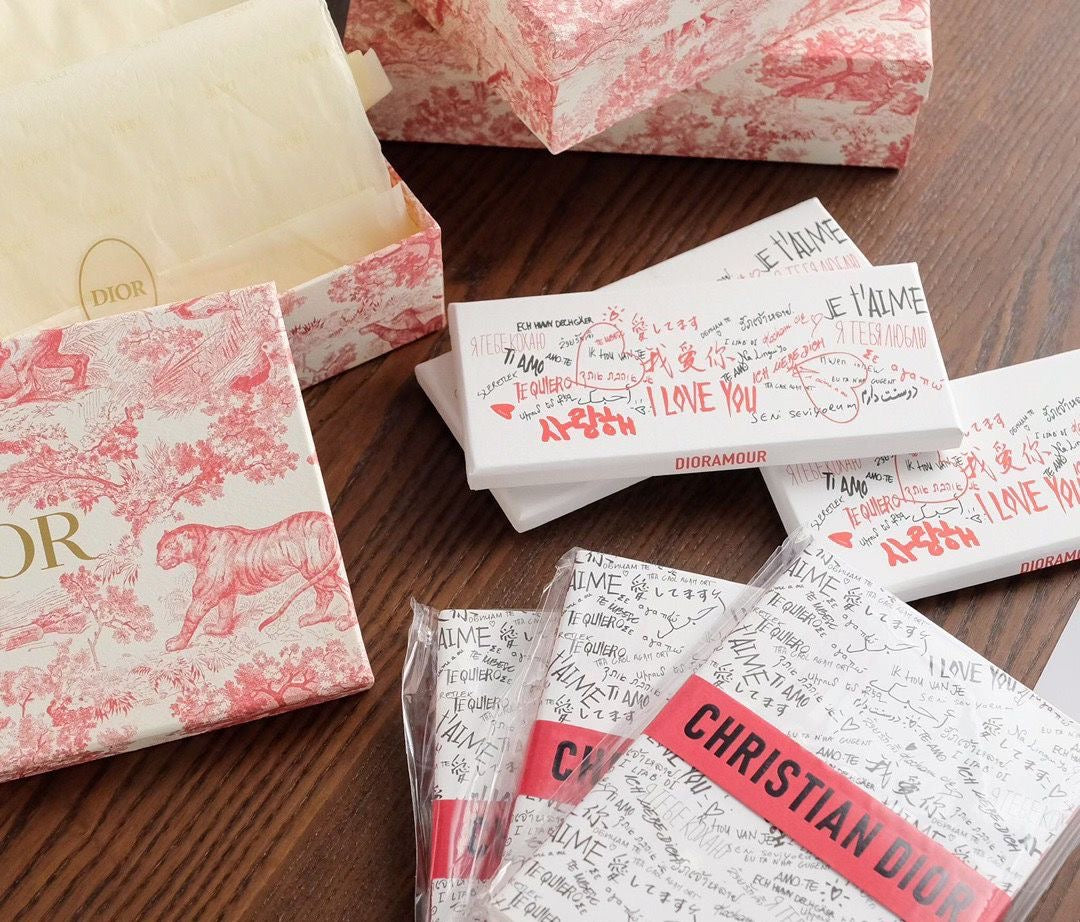 Dior notebook and pencil set