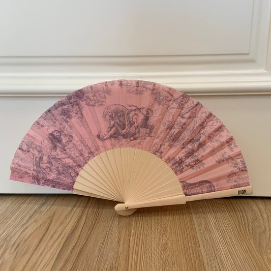 Dior fan