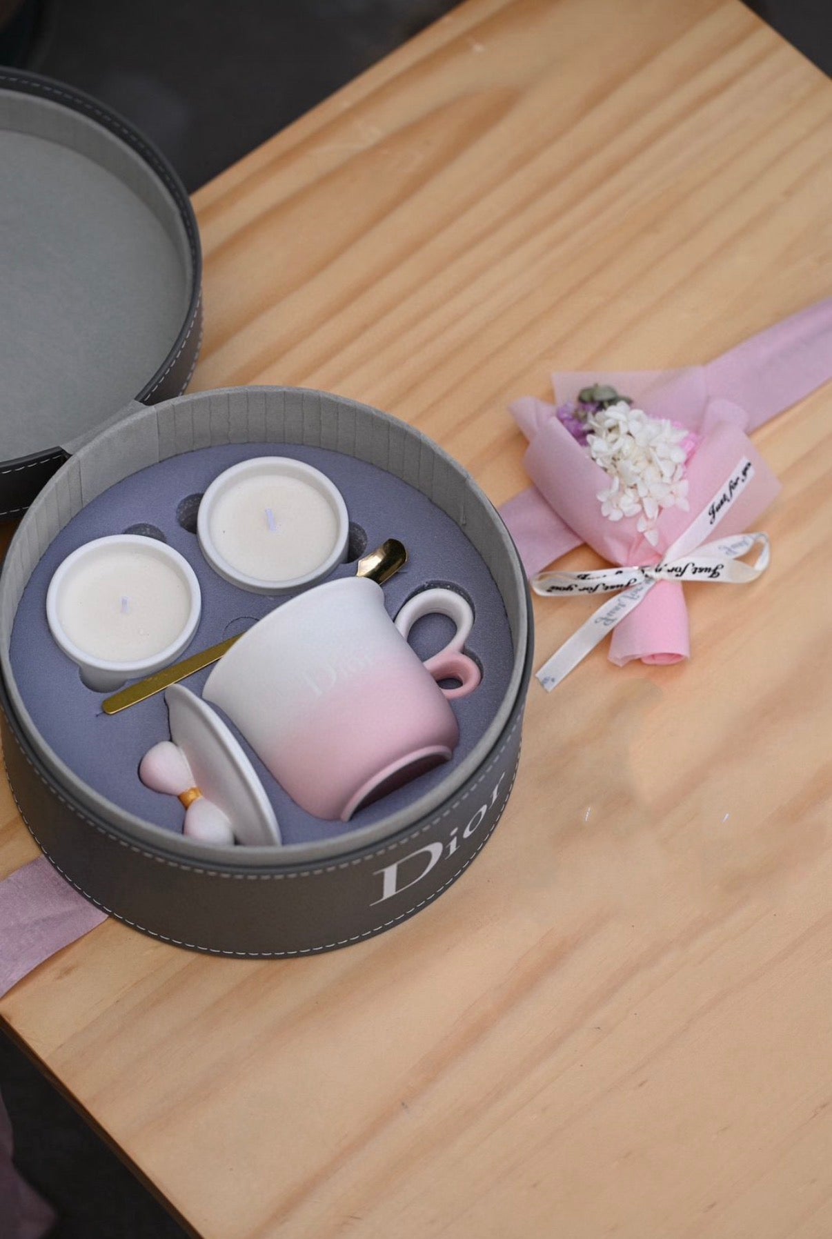 Gift set Tea cup and Candle