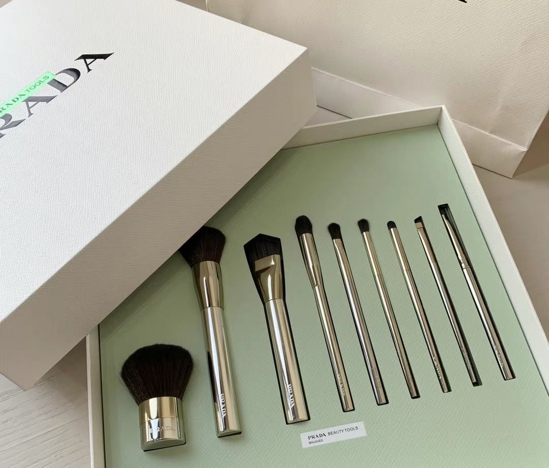 Prada brush set