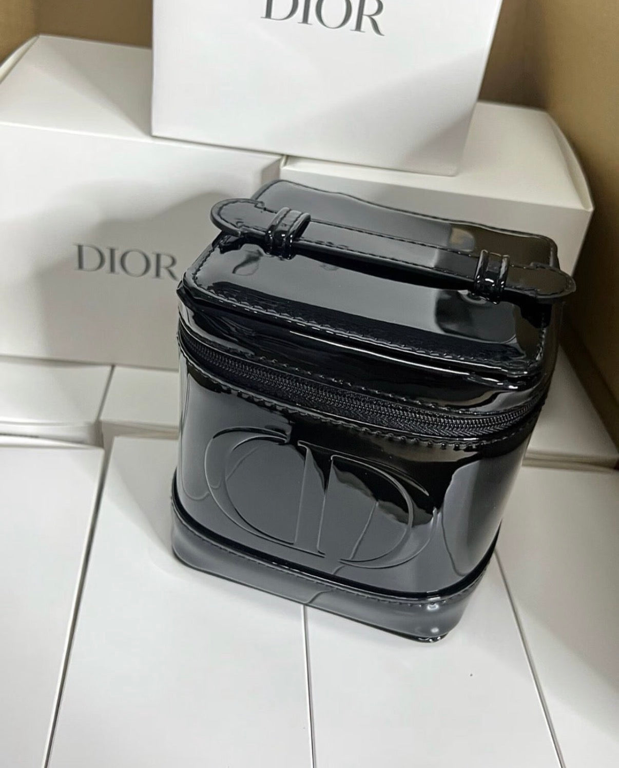 Dior glossy pouch