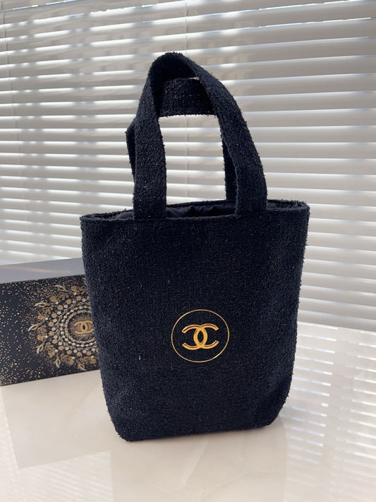 Chanel Beauty Holiday Small Tote Limited Edtition