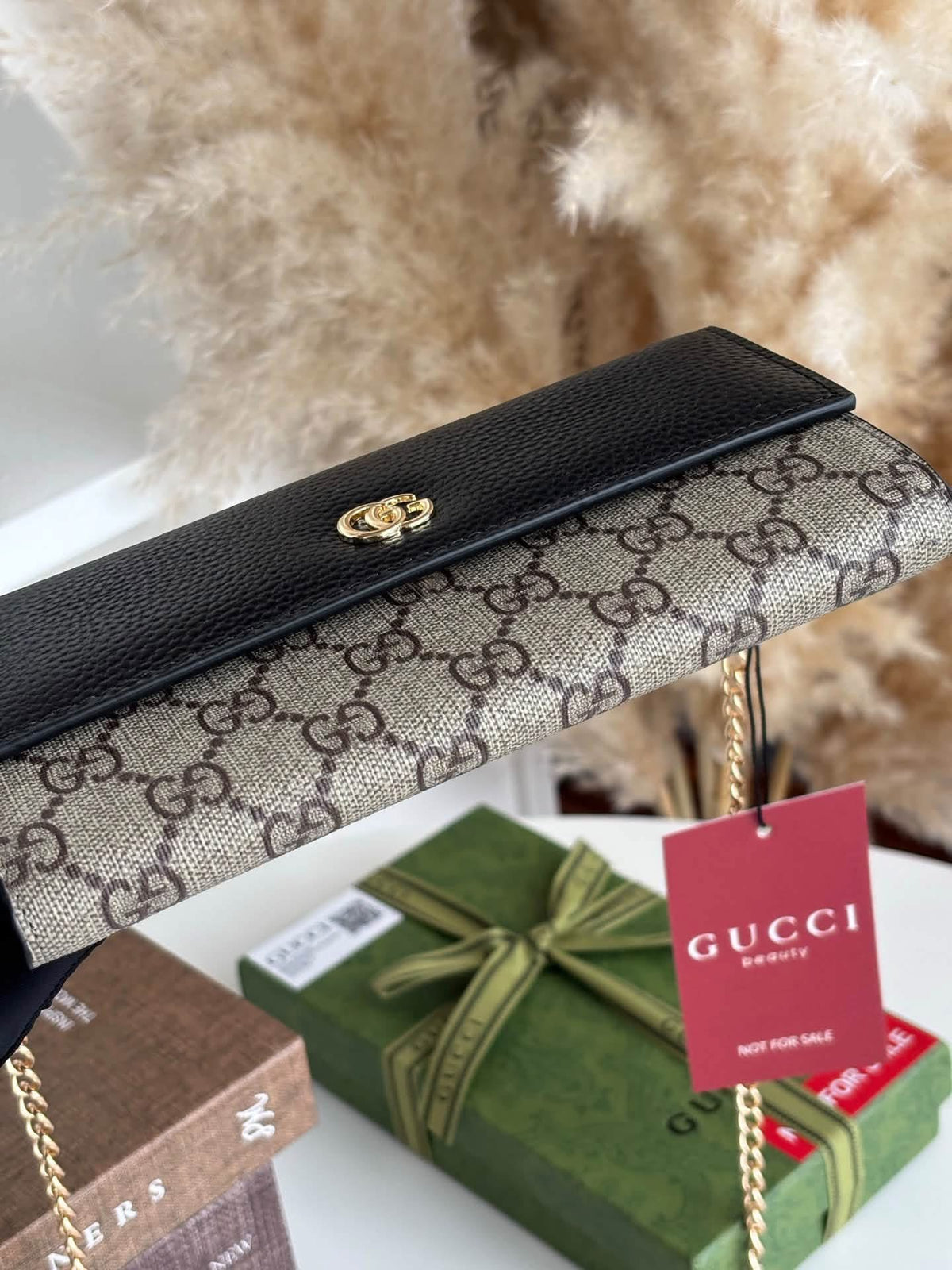 Gucci wallet on chain