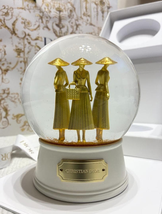 Dior exclusive globe