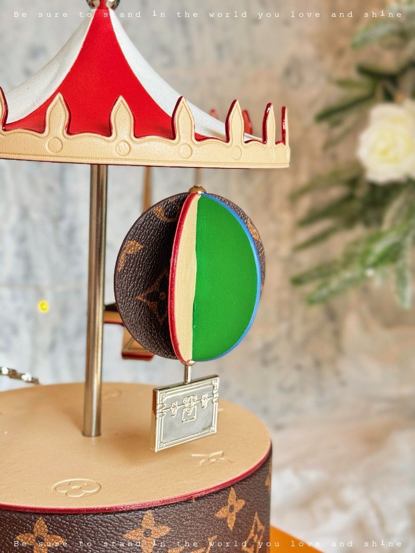 LV Carousel