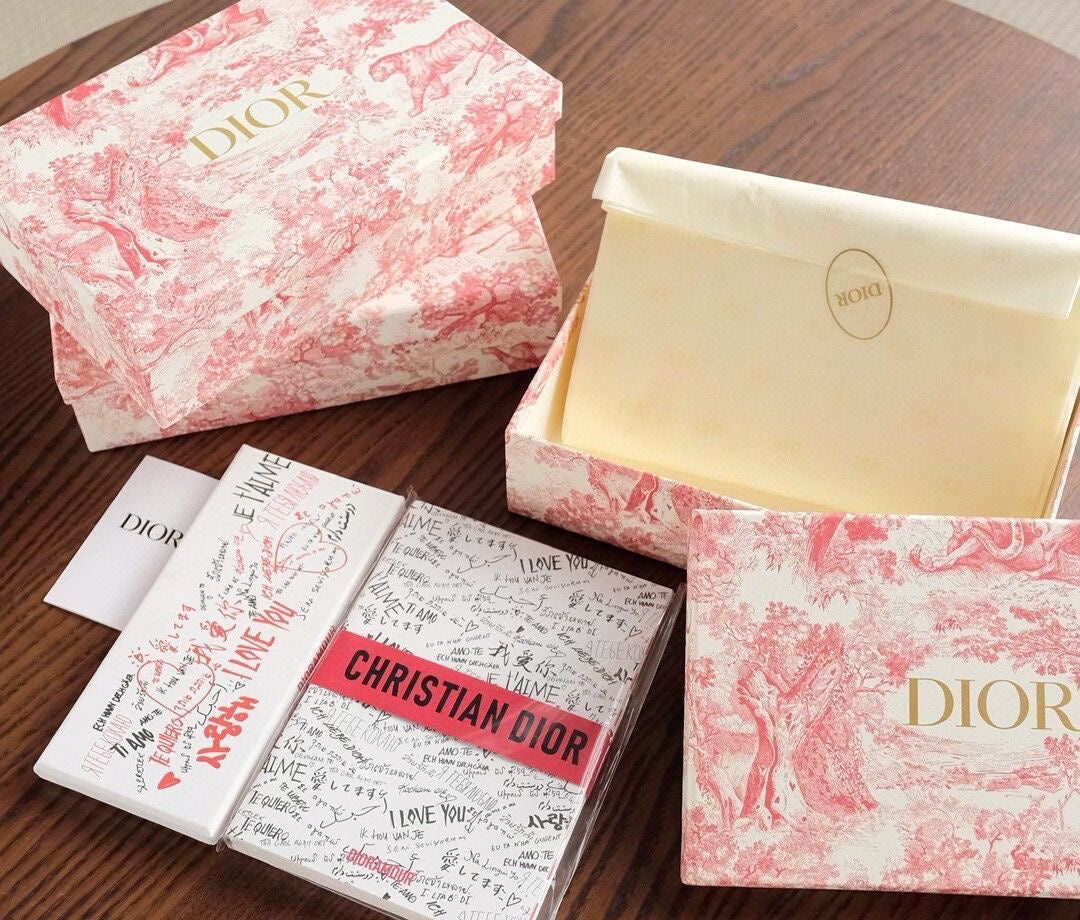 Dior notebook and pencil set