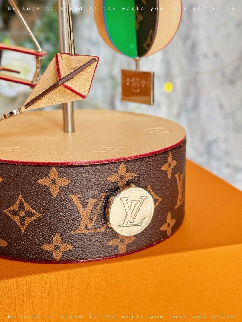 LV Carousel