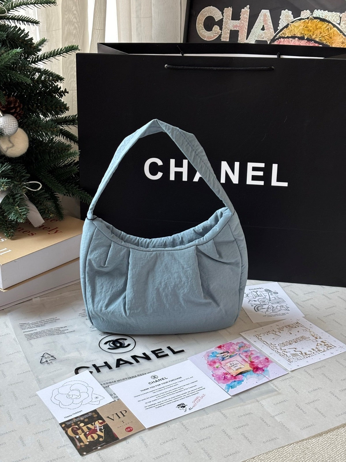Chanel exclusive gift