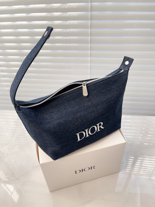 Dior pouch