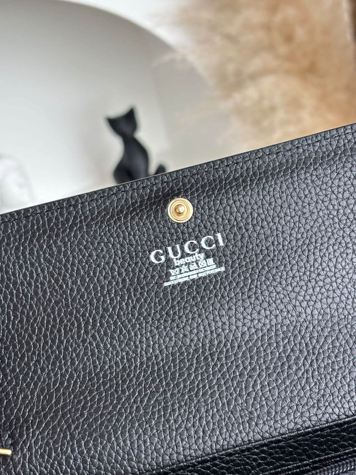 Gucci wallet on chain
